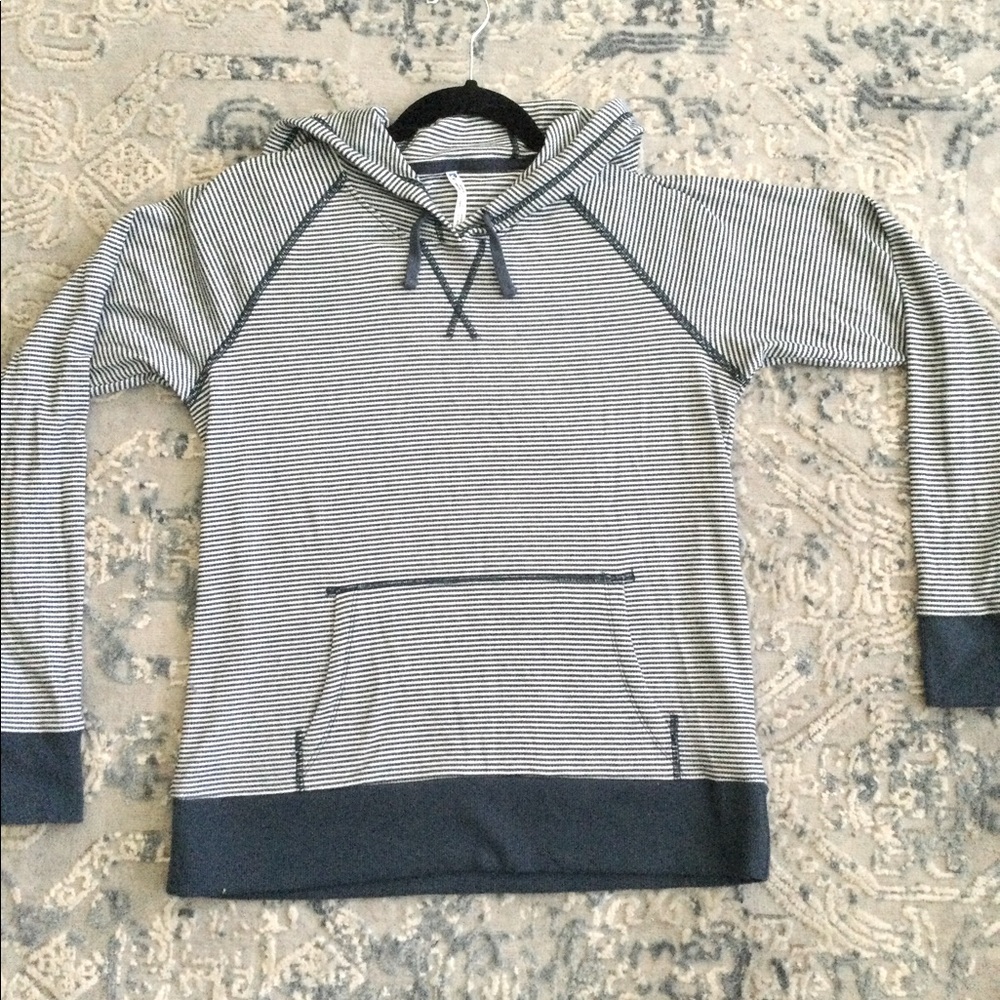 Beautiful women’s small Kuhl hoodie